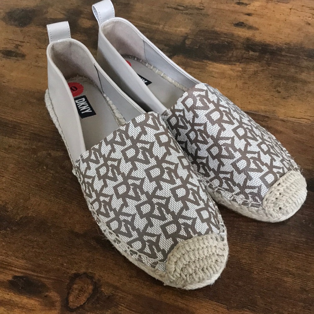 DKNY KHAKI TAN RATTAN ESPADRILLES STYLE SHOES LADIES SIZE 10 EXCELLENT SUMMER